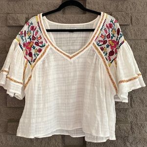 Anthropologie Pilcro white top with embroidery